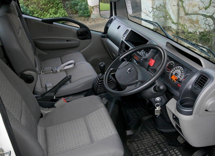  Nissan Cabstar Tipper 2006 года  (UK) (фото 4 из 5)